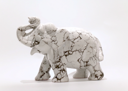 Howlite Elephant - 12cm