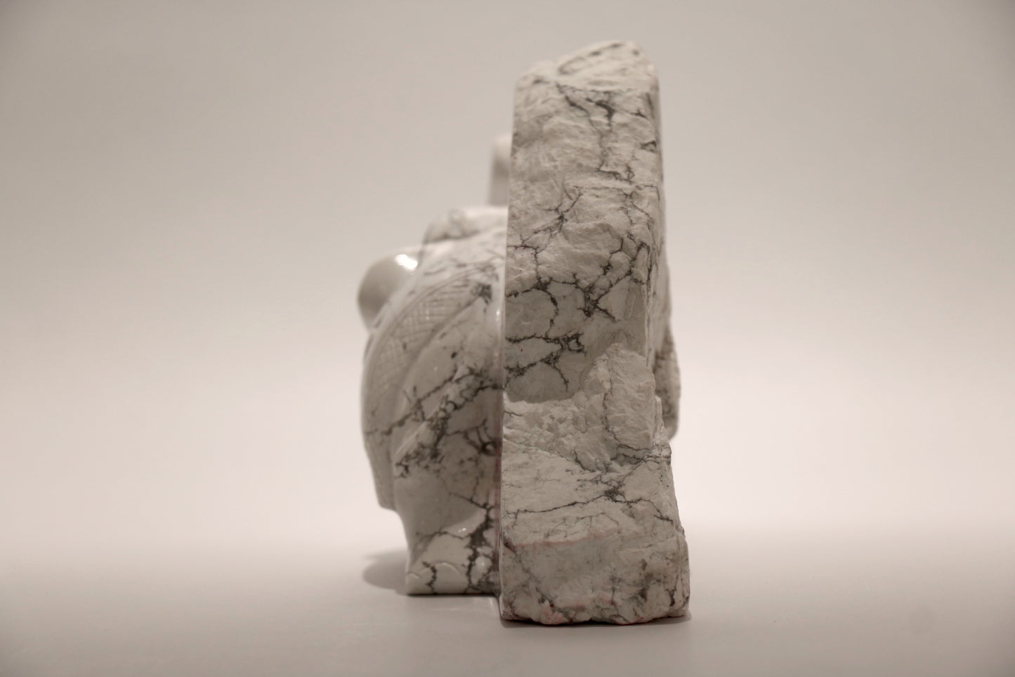 Elephant Statue - Howlite  (12cm)