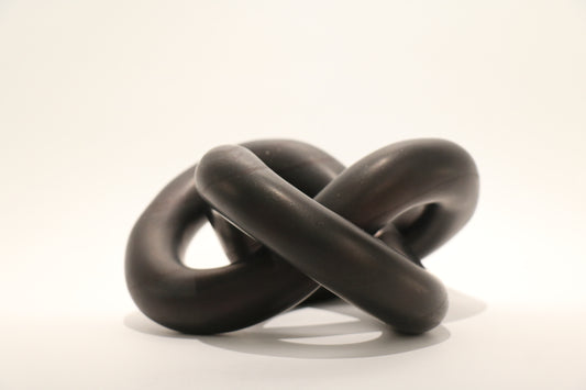 Endless Knot - Black Marble (19 cm)