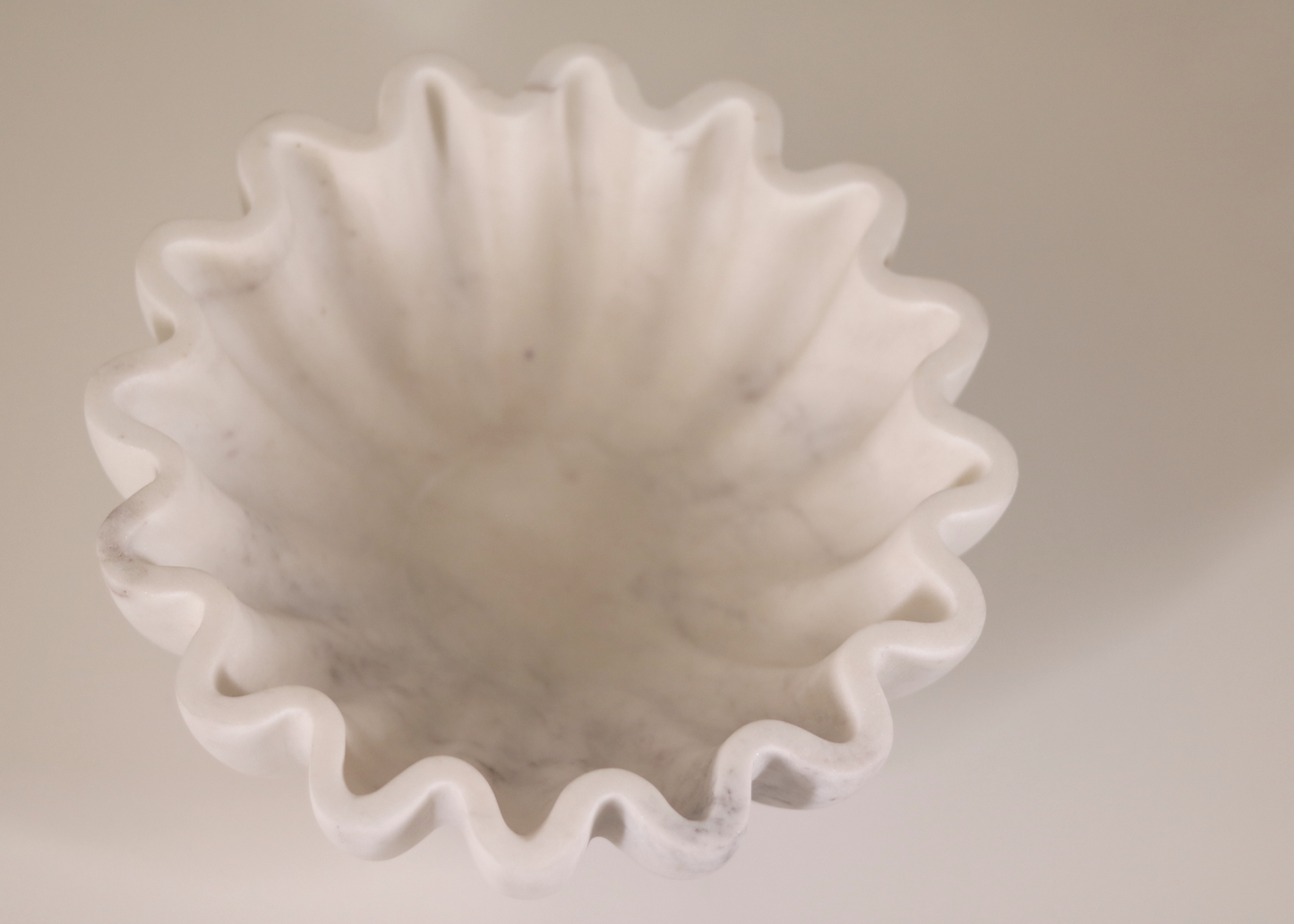 The Bowl I - White Marble (31 cm)