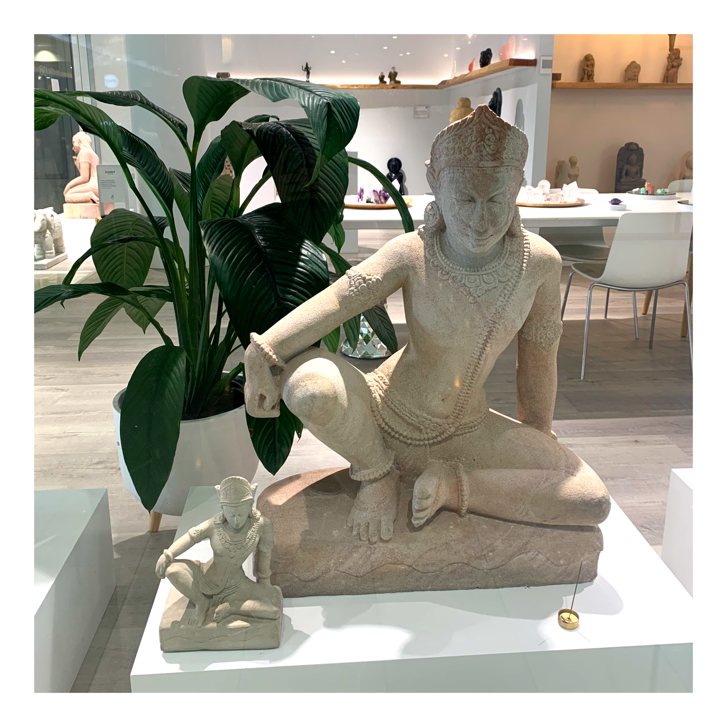 Indra - Sandstone (Medium, 30cm)