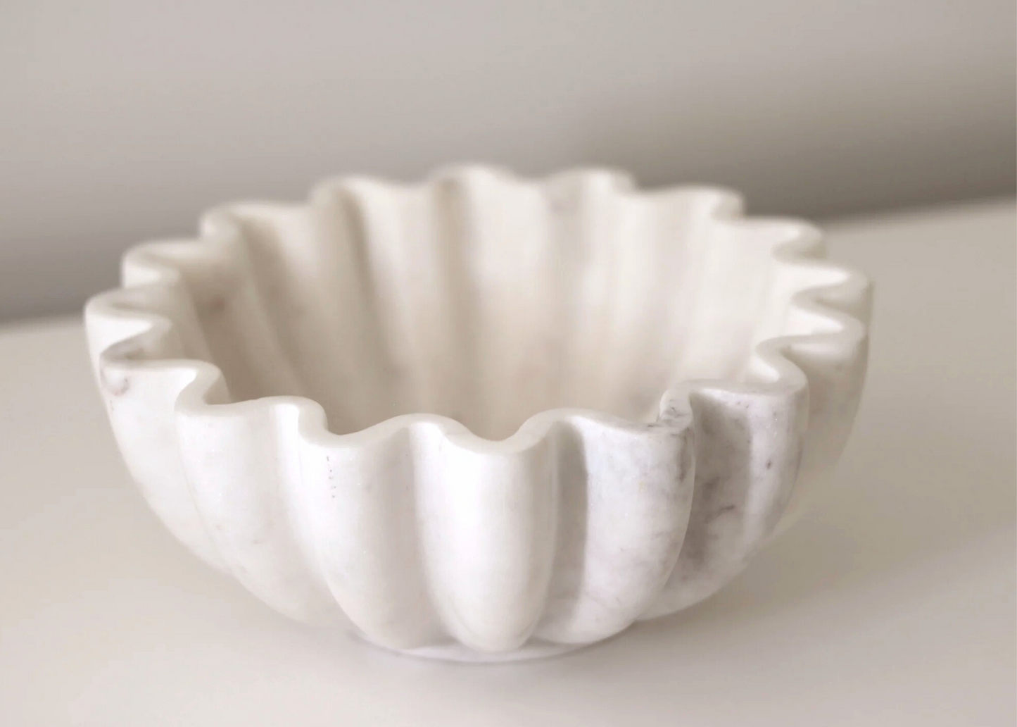 The Bowl I - White Marble (31 cm)