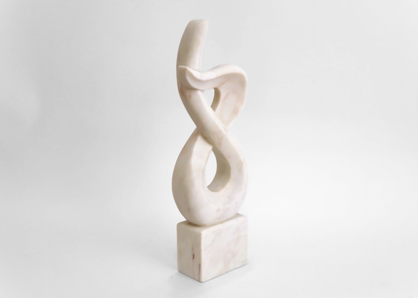 Hearts' Flame - White Marble (48 cm)