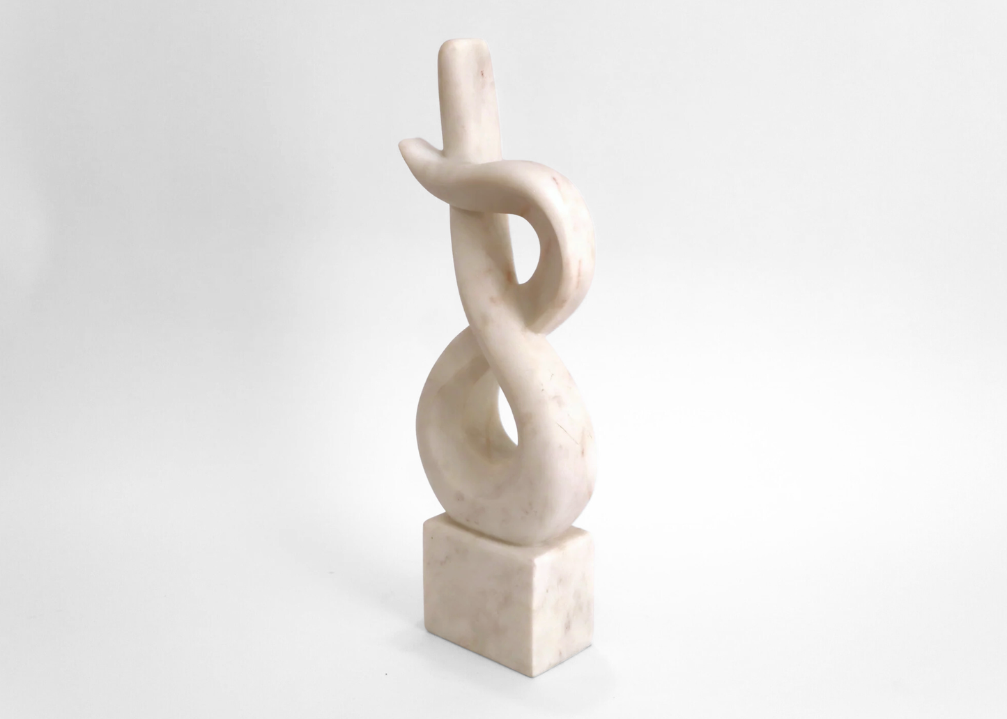 Hearts' Flame - White Marble (48 cm)