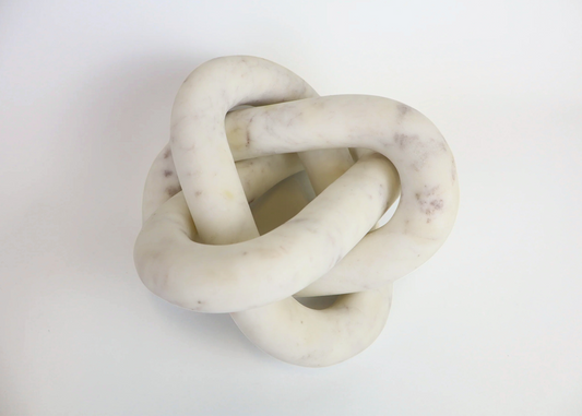 Endless Knot III - White Marble (22cm)
