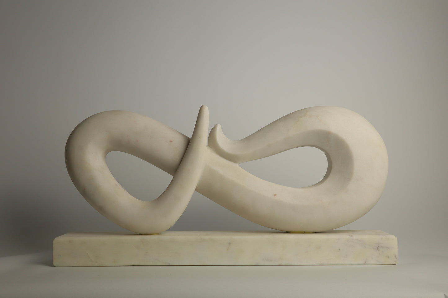 Infinite Flame - White marble (46 cm)