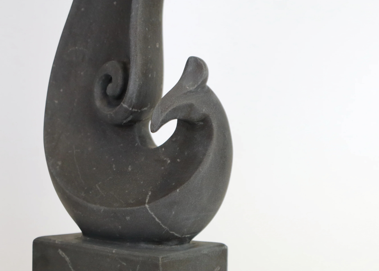 Seashell - Black Marble (50 cm)