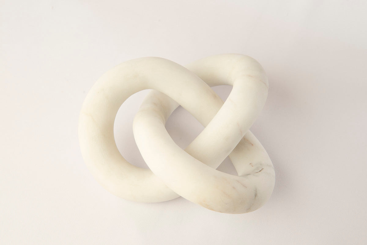 Endless Knot - White Marble (22cm)